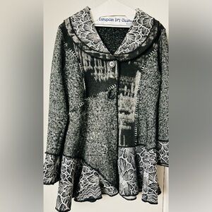 Sioni Floral embroidered Cardigan Sweatet